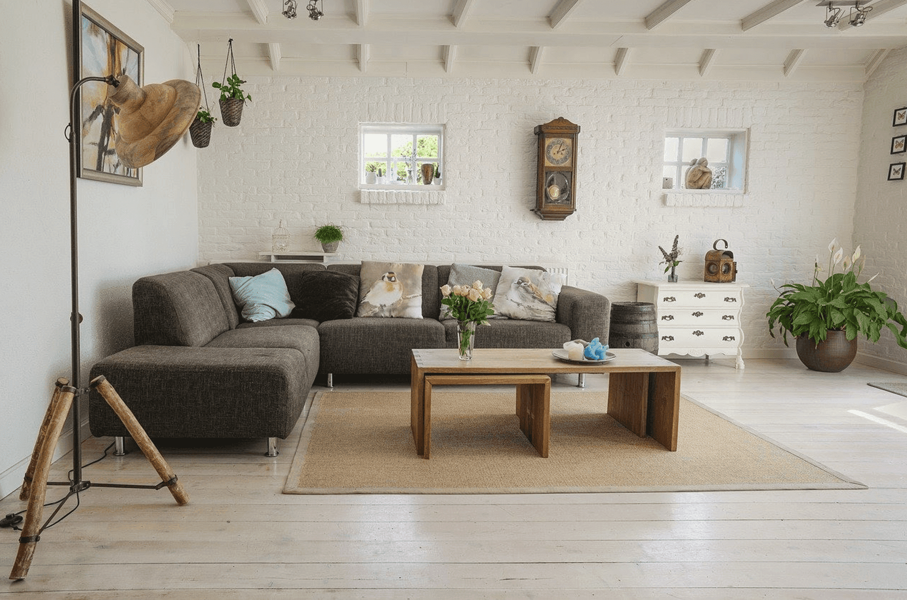 sophisticated minimal living room spacePM